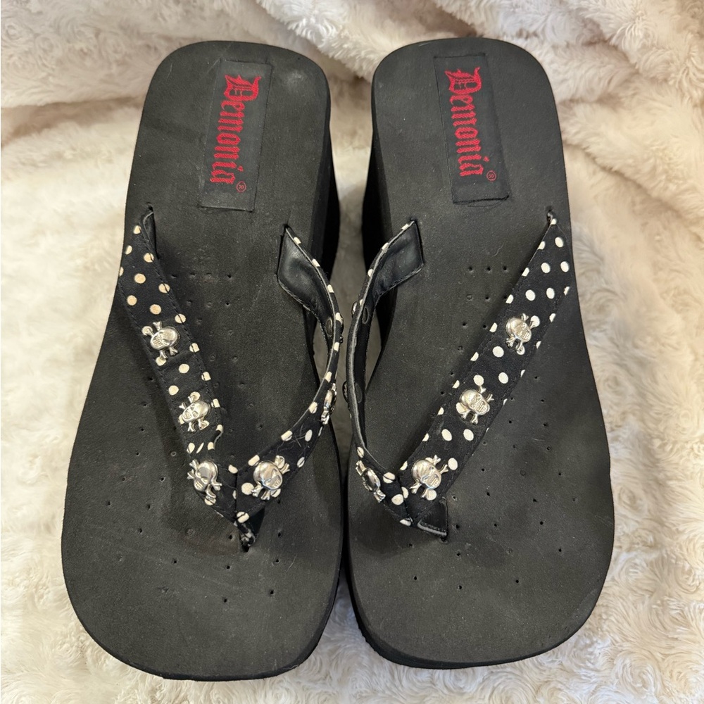 Demonia Funn-29 Black Platform Sandals Womens Size 9 Skull & Bones Studs NWOT